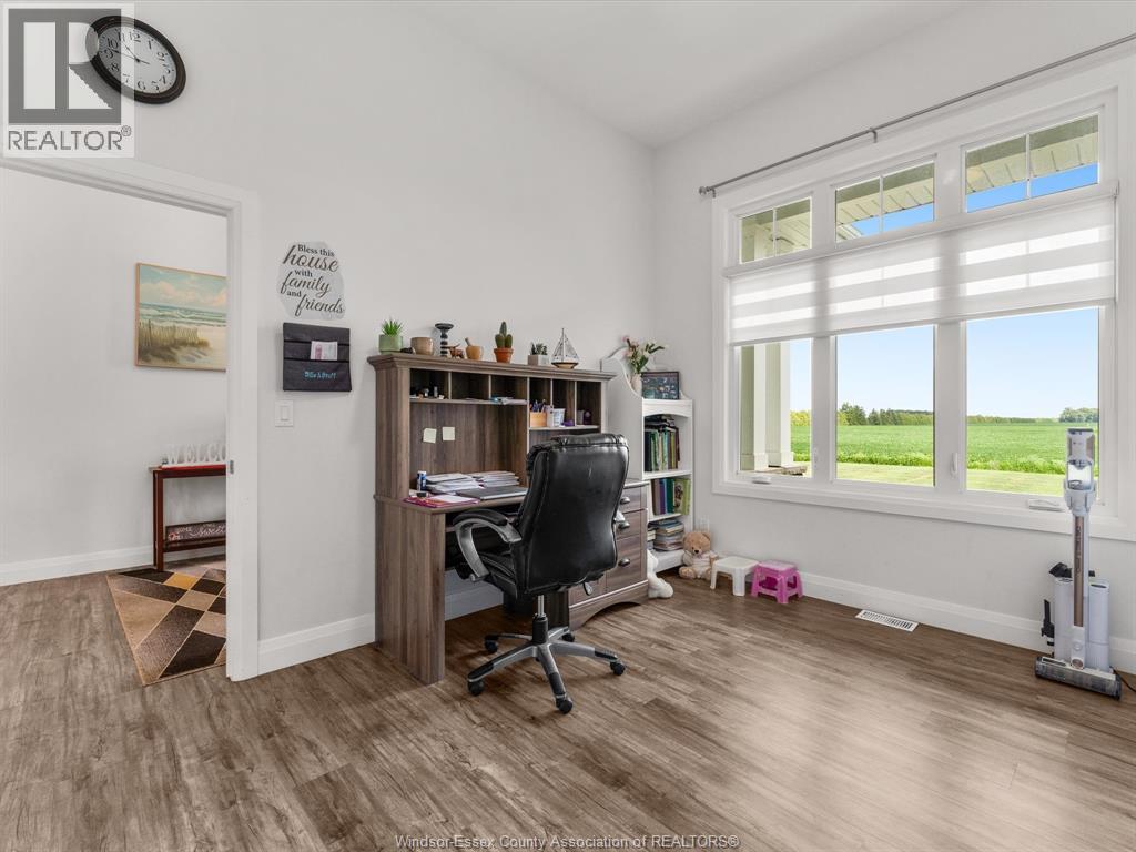Photo 9 of 1808 Mersea Rd 10, Leamington ON
