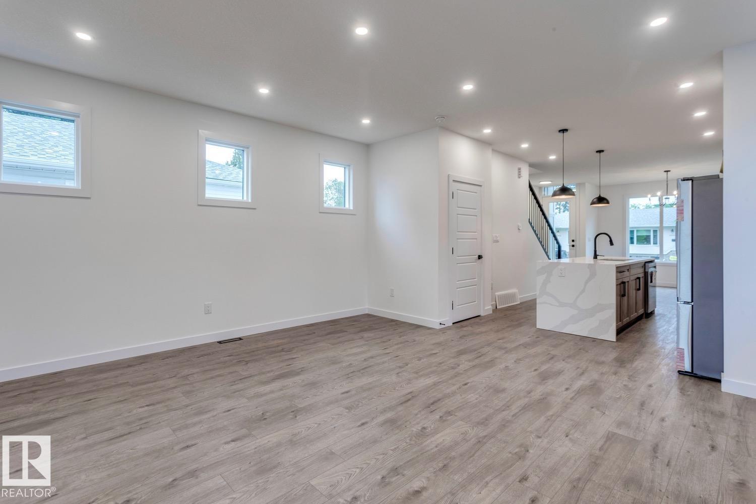 Photo 19 of 11340 130 St Nw, Edmonton AB