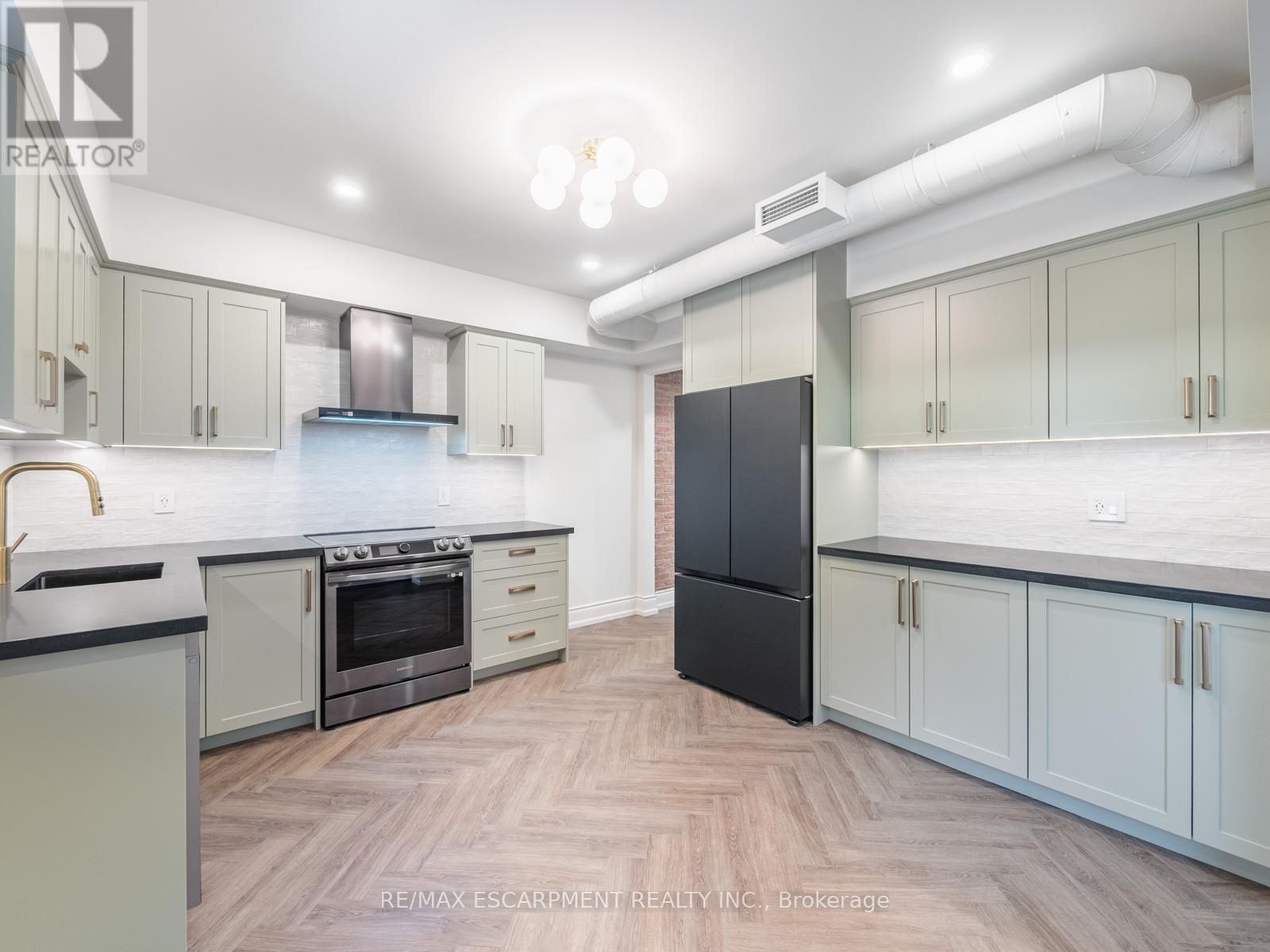 Photo 1 of 1 46 Ohara Avenue, Toronto ON