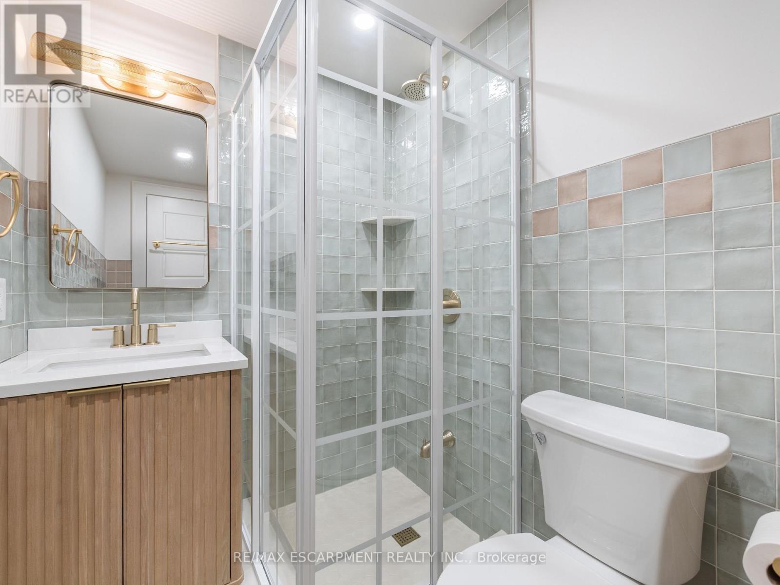 Photo 4 of 1 46 Ohara Avenue, Toronto ON