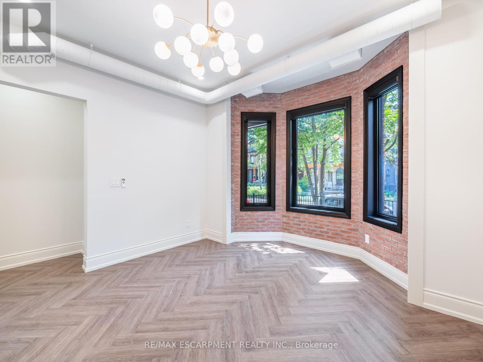 Photo 7 of 1 46 Ohara Avenue, Toronto ON