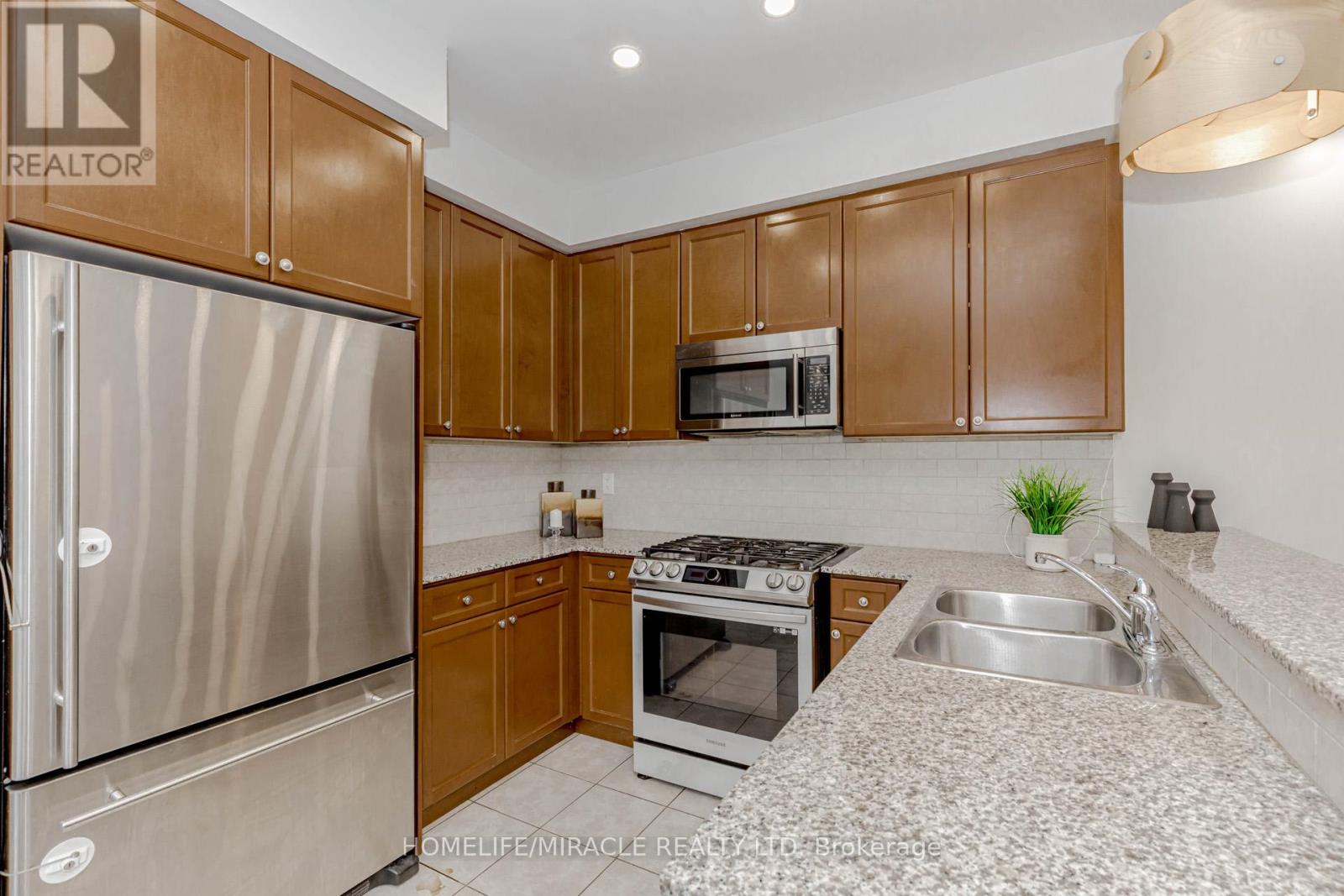 Photo 15 of 8 Whitmer Street, Milton ON