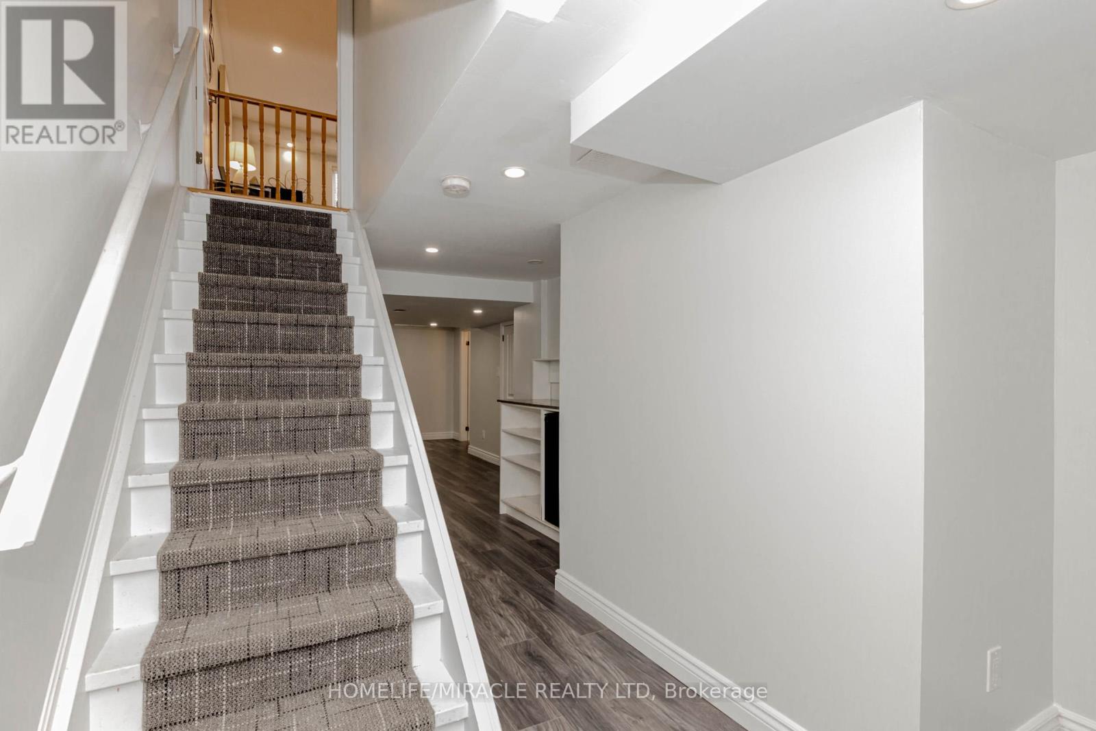 Photo 43 of 8 Whitmer Street, Milton ON