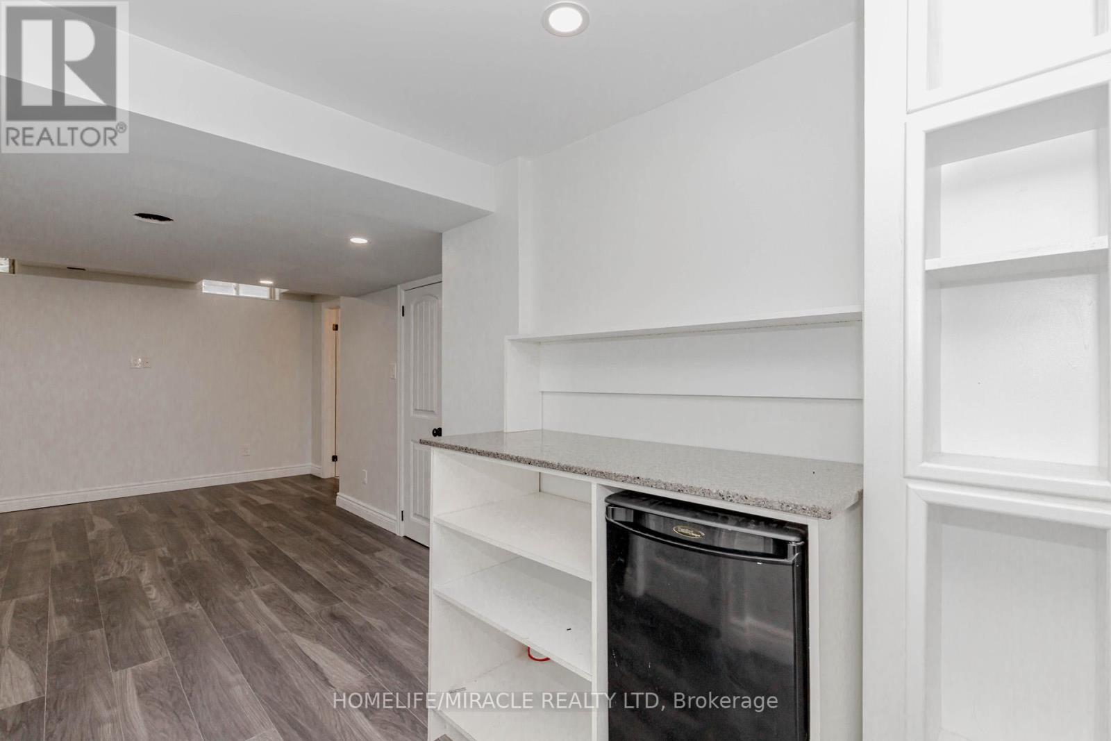 Photo 45 of 8 Whitmer Street, Milton ON