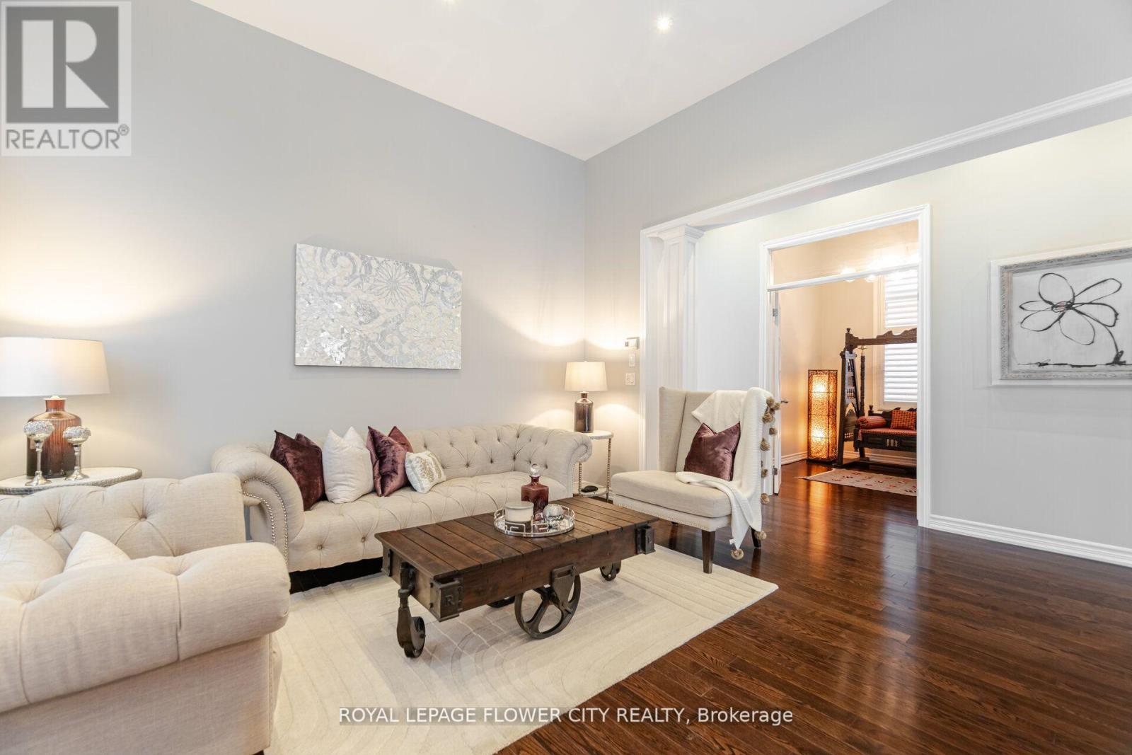 Photo 10 of 51 Mountain Ridge Road, Brampton ON
