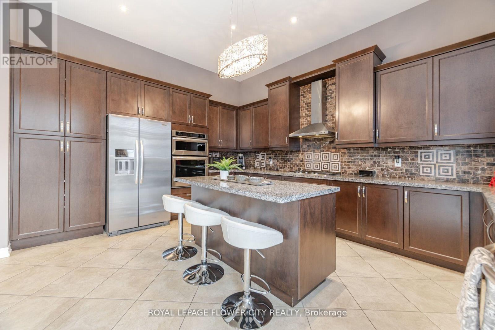 Photo 14 of 51 Mountain Ridge Road, Brampton ON