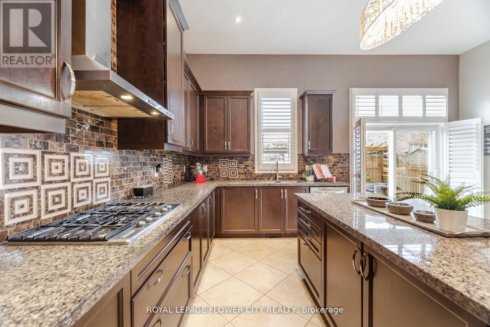 Photo 16 of 51 Mountain Ridge Road, Brampton ON