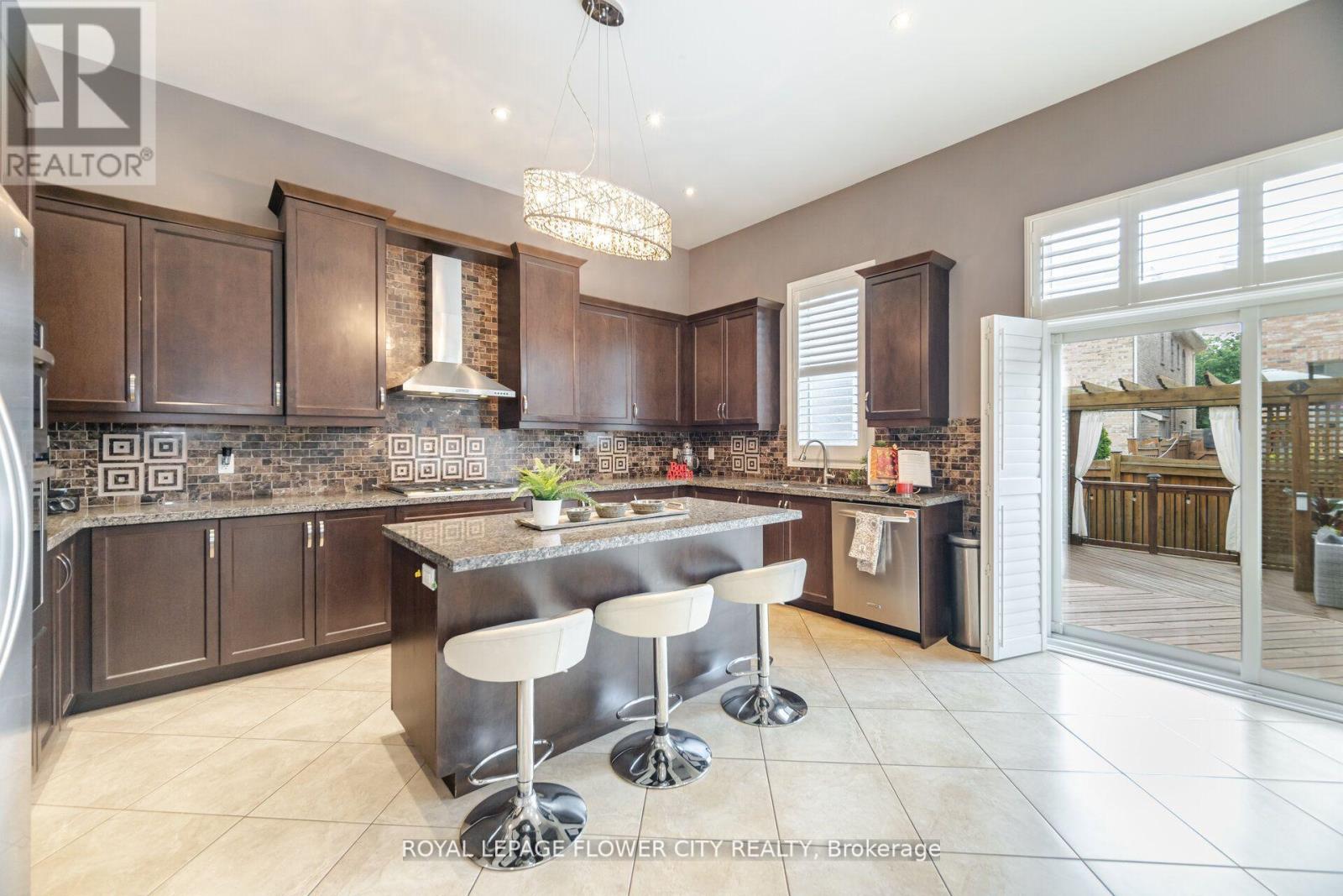 Photo 17 of 51 Mountain Ridge Road, Brampton ON