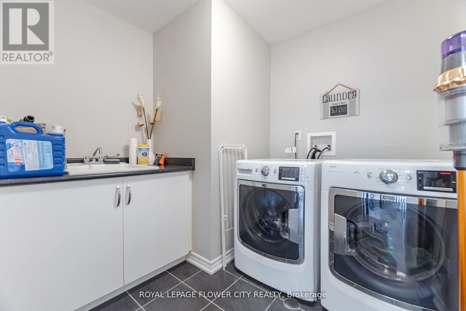 Photo 39 of 51 Mountain Ridge Road, Brampton ON