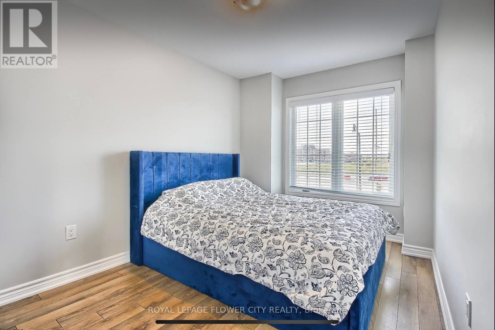 Photo 12 of 77 French Park Circle, Brampton ON