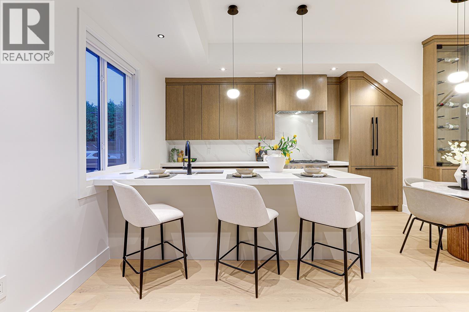 Photo 9 of 1 1990 Venables Street, Vancouver BC