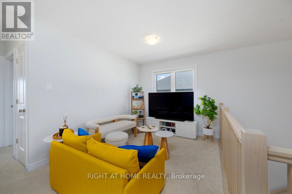 Photo 4 of 4512 Kelly Farm Drive, Ottawa ON