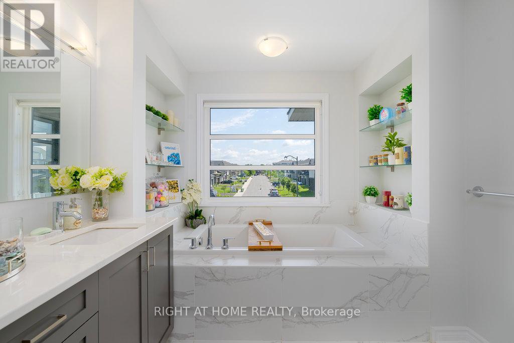 Photo 10 of 4512 Kelly Farm Drive, Ottawa ON