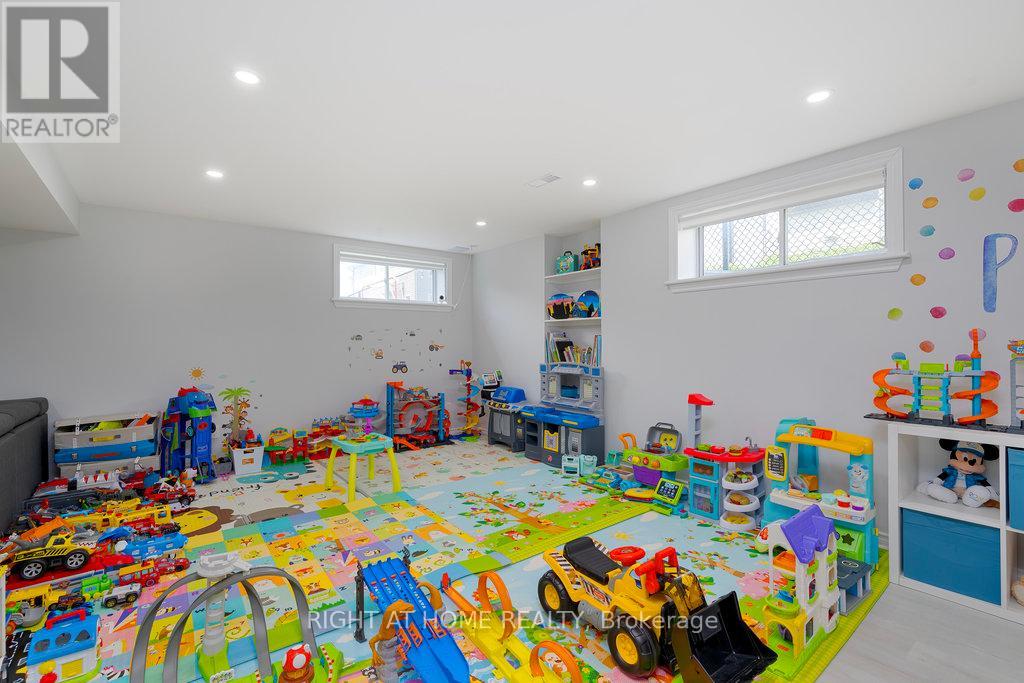 Photo 15 of 4512 Kelly Farm Drive, Ottawa ON