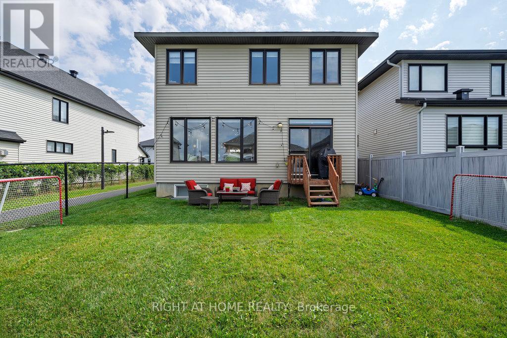 Photo 43 of 4512 Kelly Farm Drive, Ottawa ON