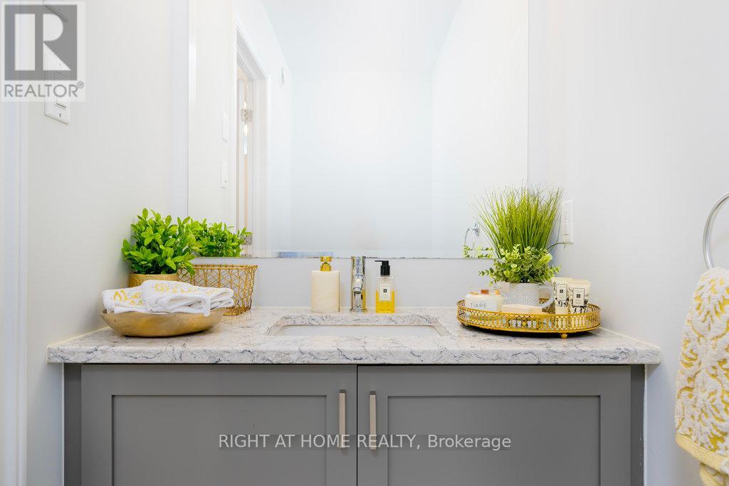 Photo 8 of 4512 Kelly Farm Drive, Ottawa ON