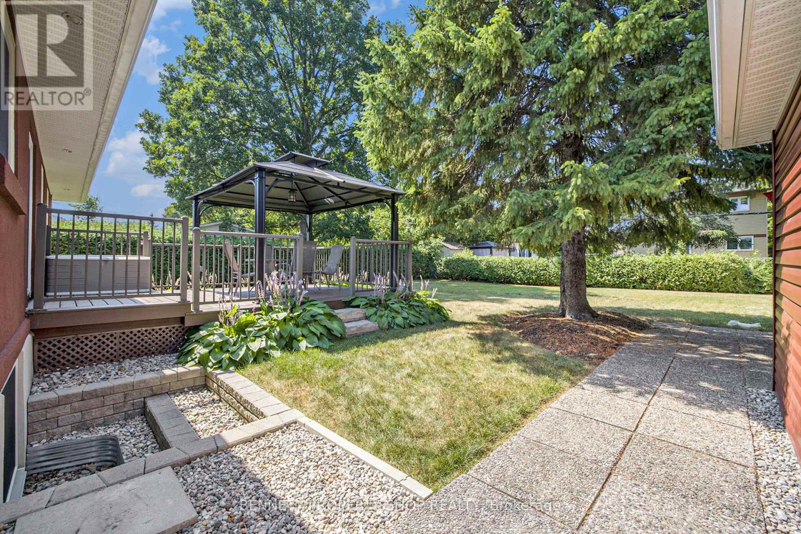 Photo 24 of 1476 Maxime Street, Ottawa ON