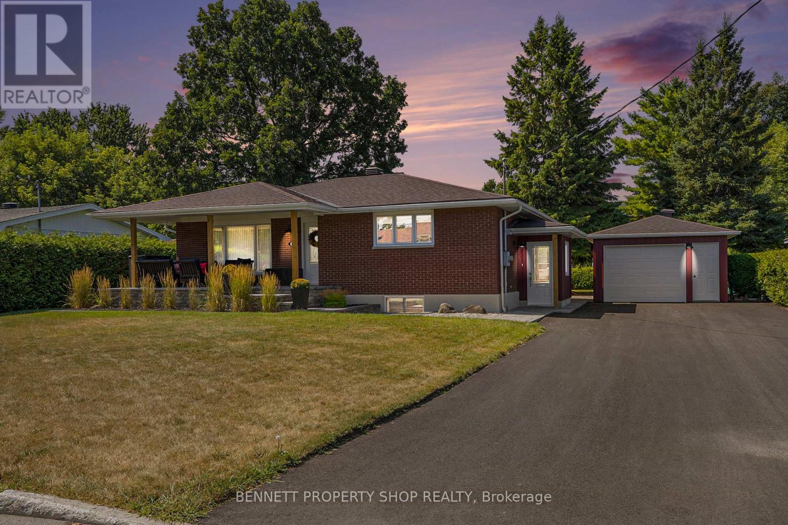 Photo 31 of 1476 Maxime Street, Ottawa ON