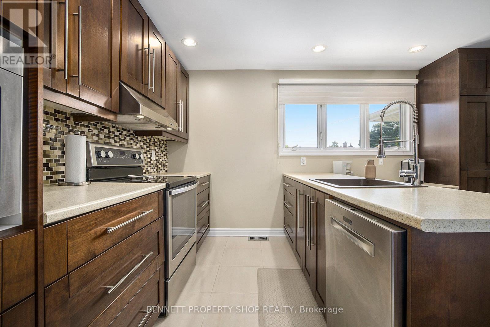 Photo 6 of 1476 Maxime Street, Ottawa ON