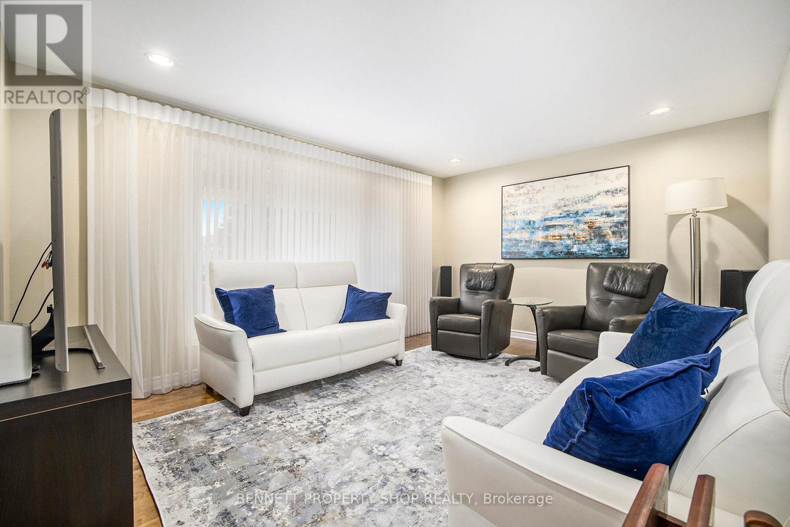 Photo 8 of 1476 Maxime Street, Ottawa ON