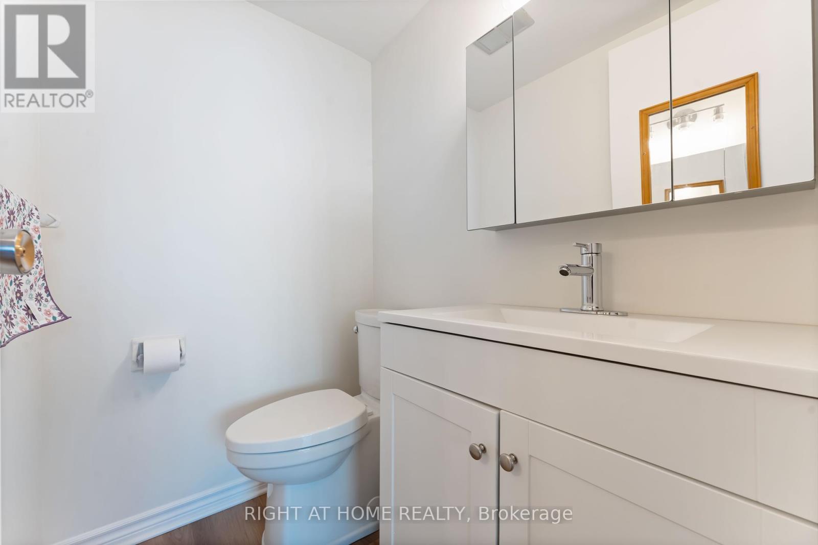 Photo 29 of 302 555 Brittany Drive, Ottawa ON