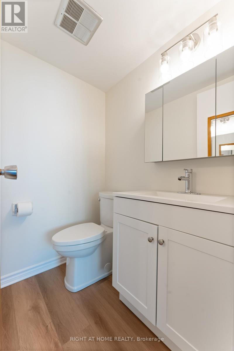 Photo 23 of 302 555 Brittany Drive, Ottawa ON
