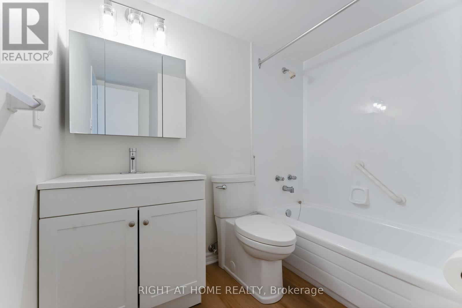 Photo 36 of 302 555 Brittany Drive, Ottawa ON