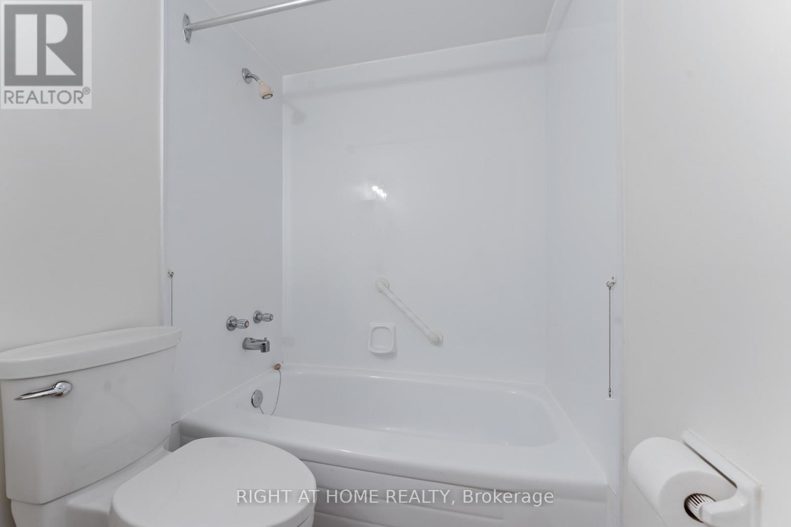 Photo 27 of 302 555 Brittany Drive, Ottawa ON