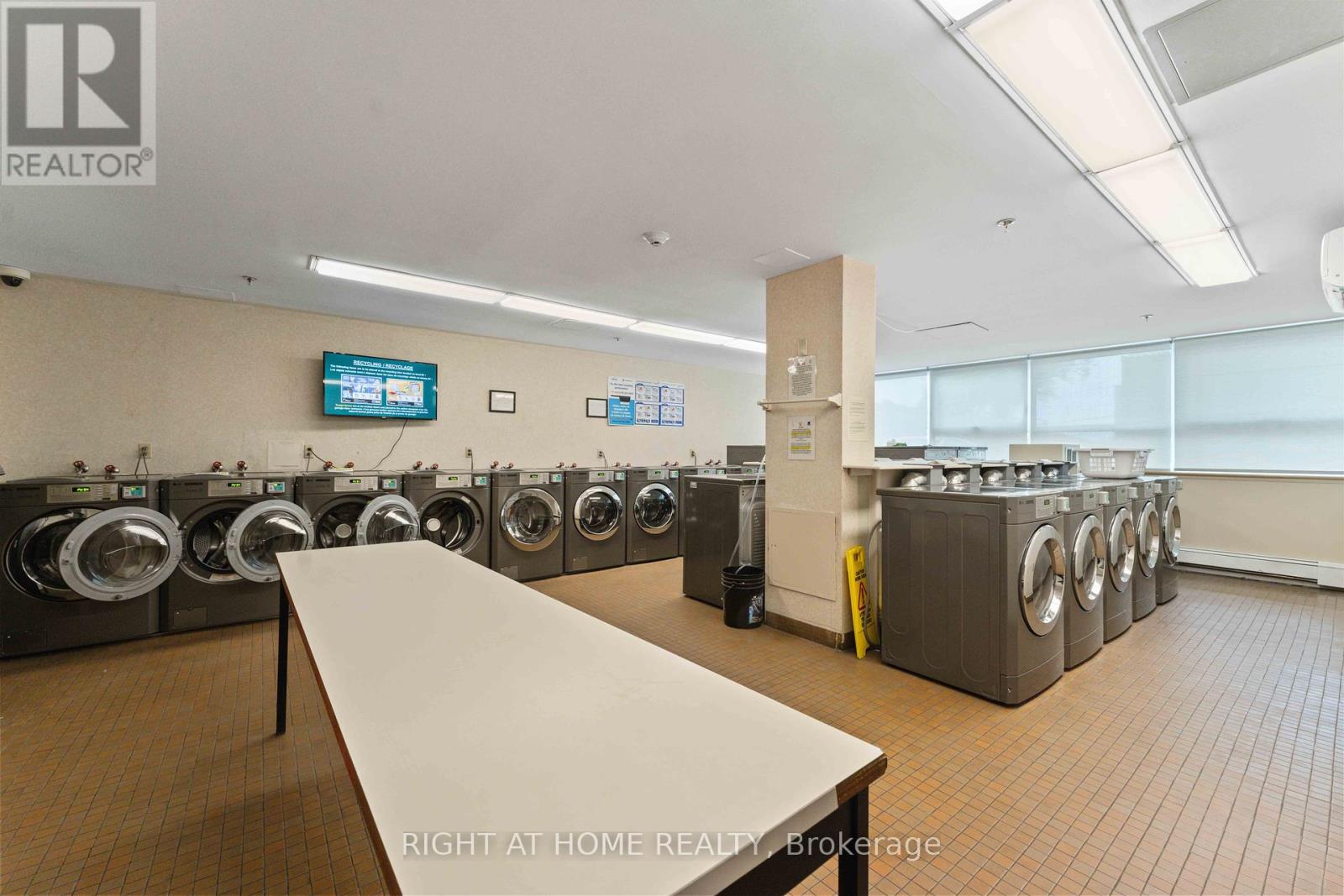 Photo 33 of 302 555 Brittany Drive, Ottawa ON