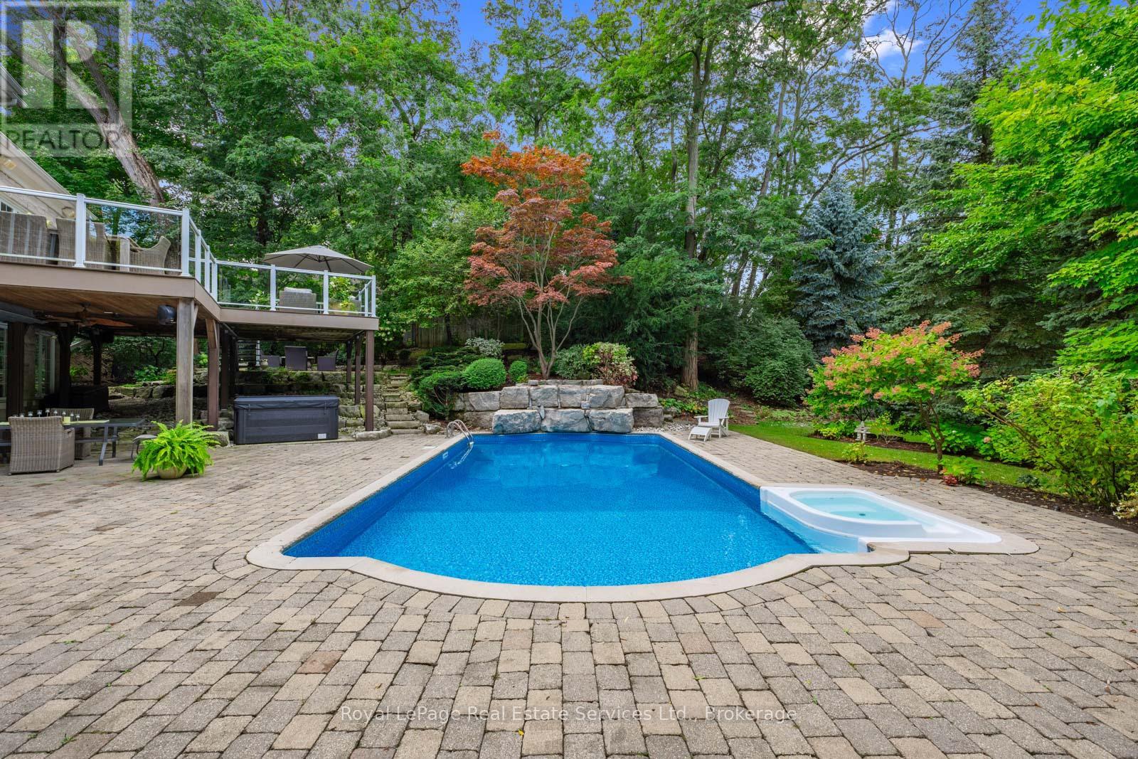 Photo 32 of 235 Lakewood Drive, Oakville ON