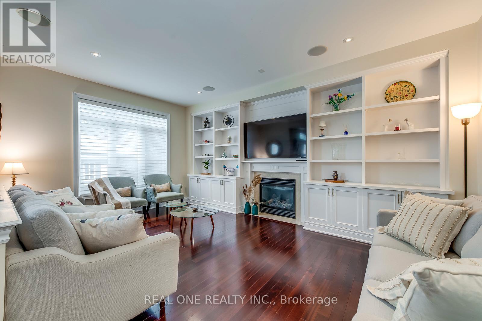 Photo 6 of 2336 Thruxton Drive, Oakville ON