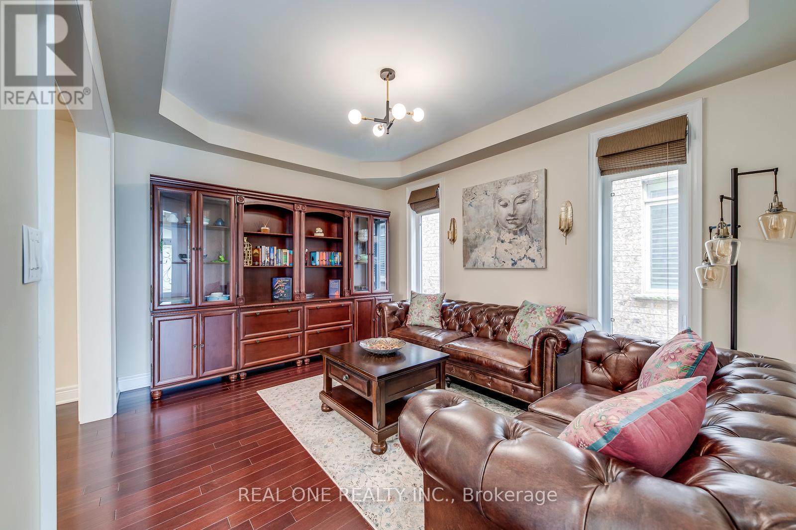 Photo 18 of 2336 Thruxton Drive, Oakville ON