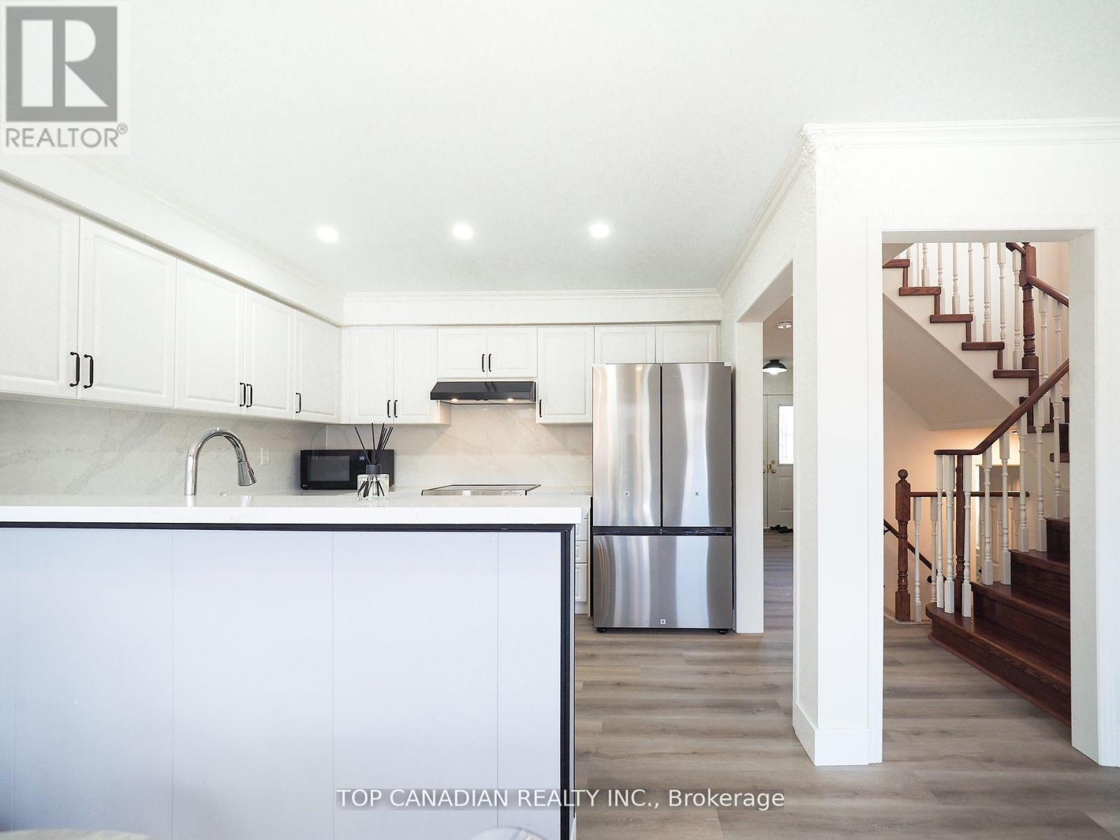 Photo 17 of 5827 Rainberry Drive, Mississauga ON