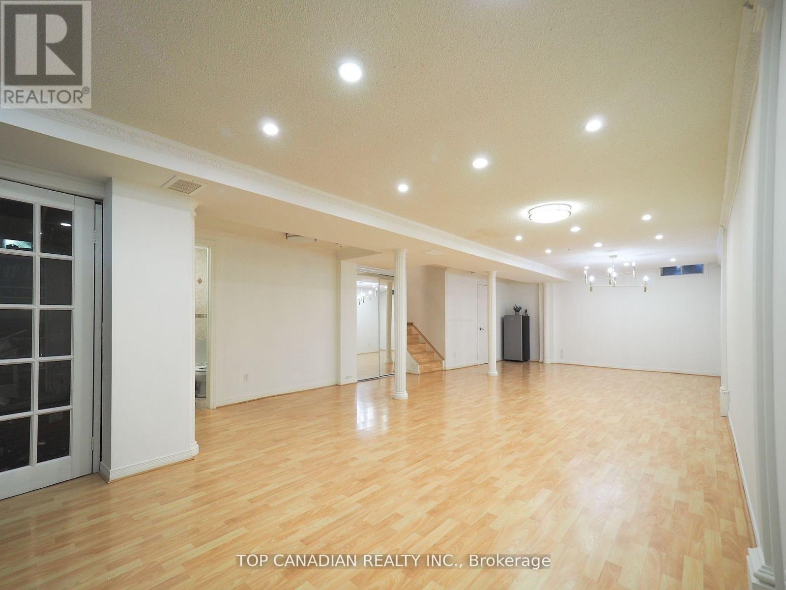 Photo 12 of 5827 Rainberry Drive, Mississauga ON