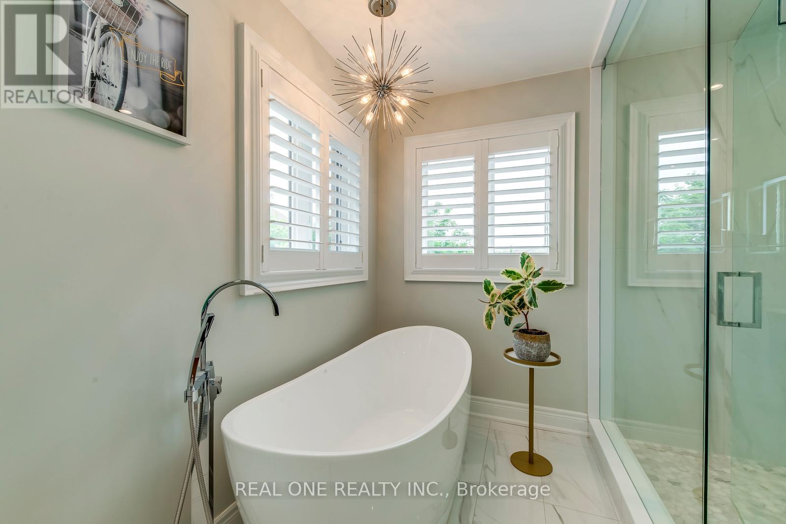 Photo 39 of 2336 Thruxton Drive, Oakville ON