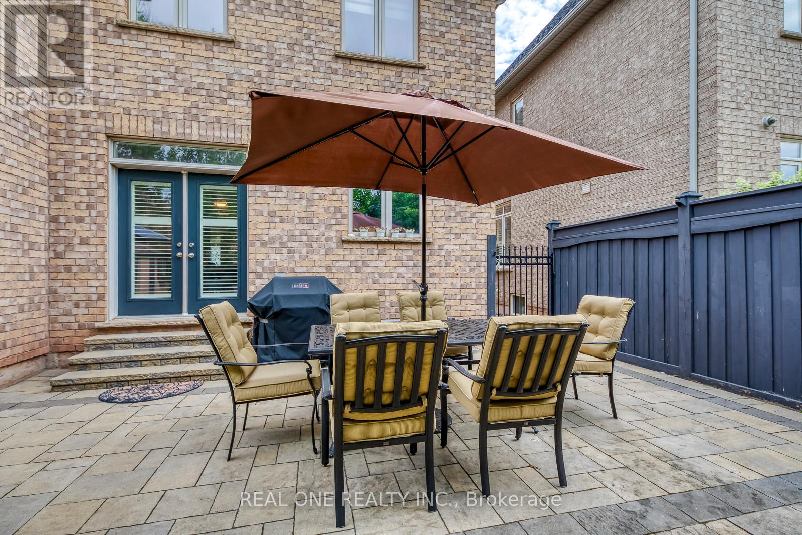 Photo 4 of 2336 Thruxton Drive, Oakville ON