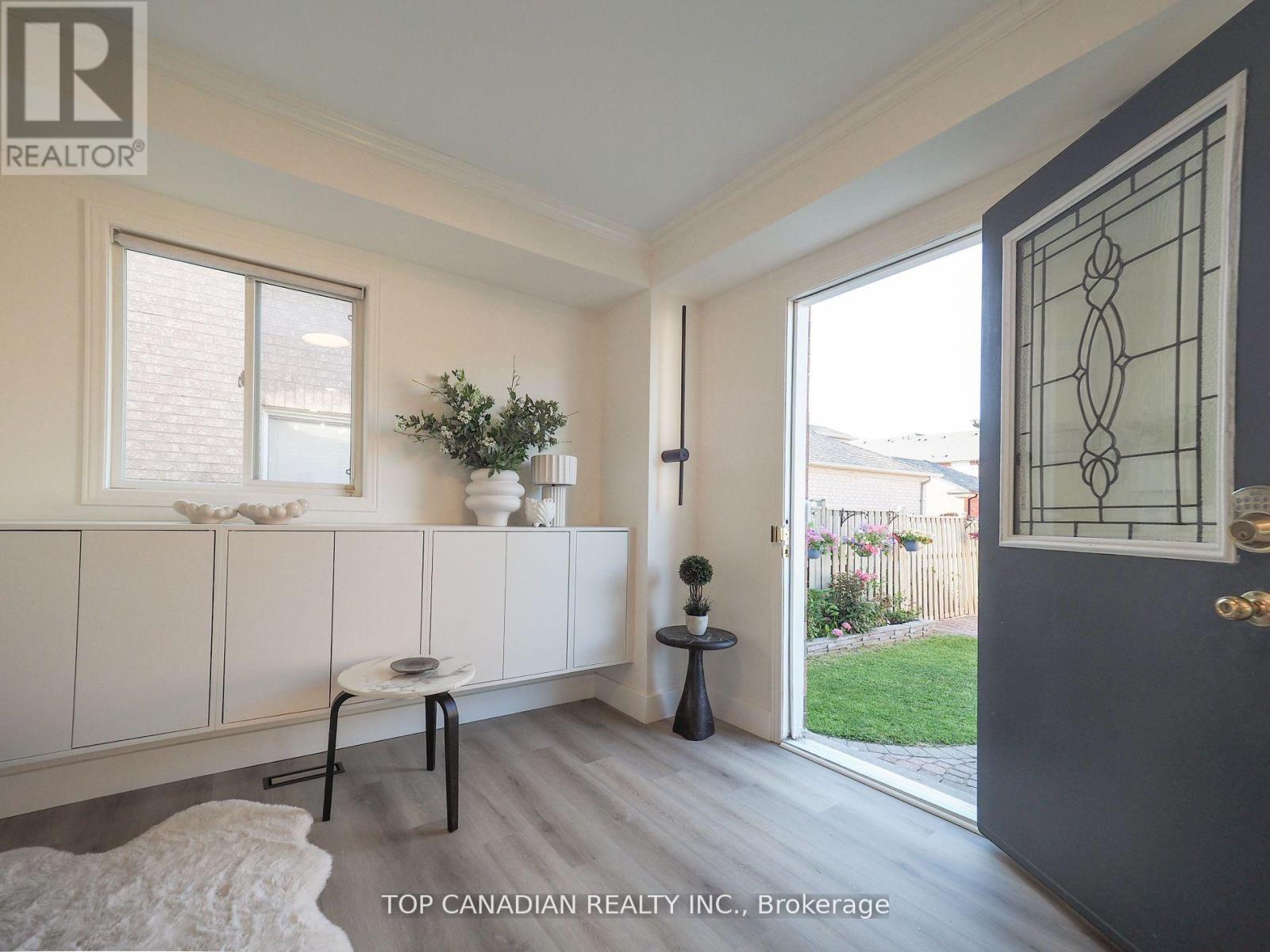 Photo 18 of 5827 Rainberry Drive, Mississauga ON