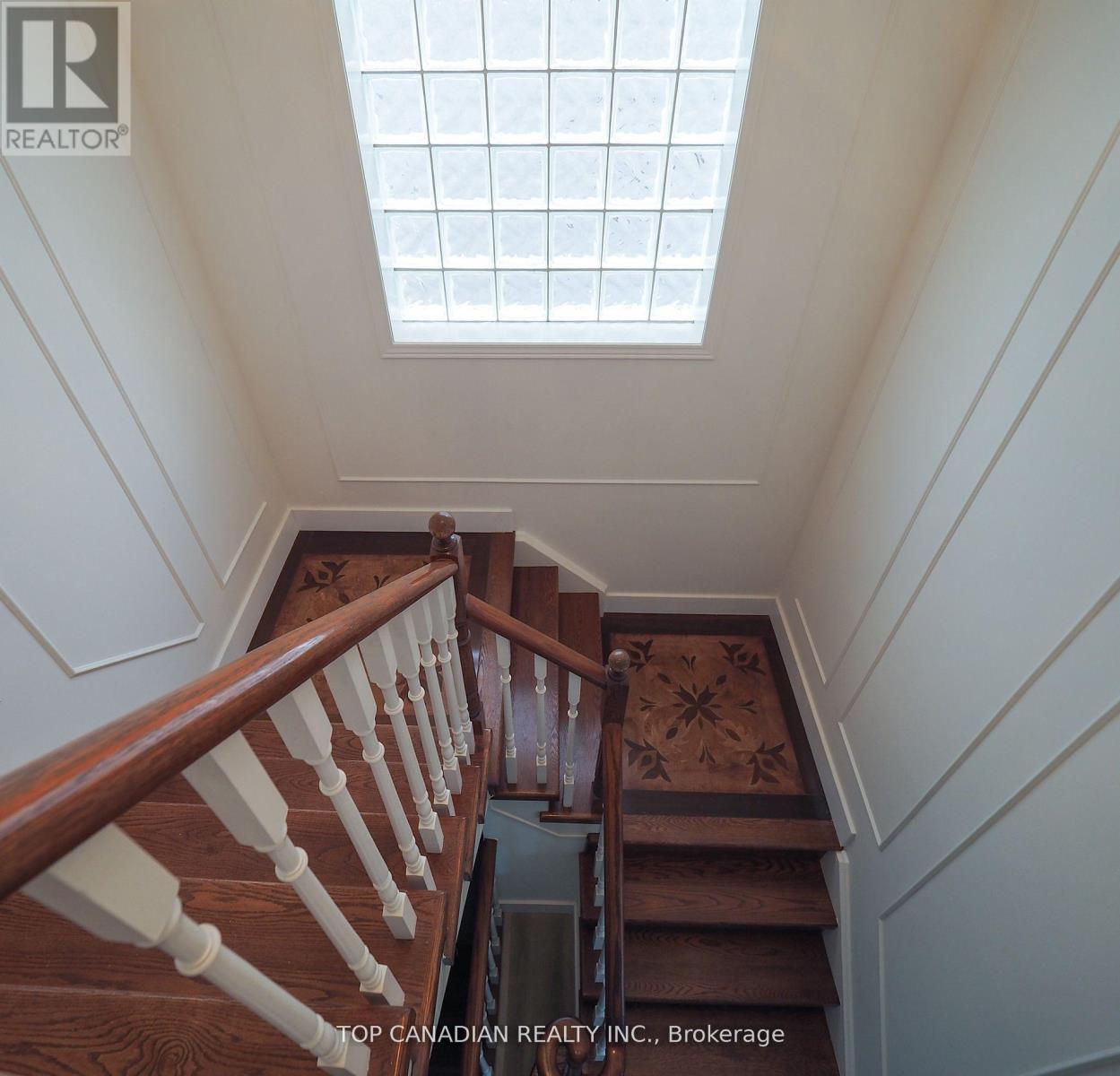 Photo 32 of 5827 Rainberry Drive, Mississauga ON