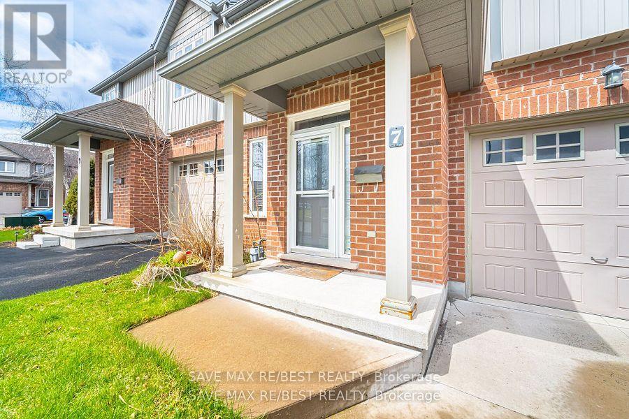 Photo 2 of 7 Glory Hill Road, St Catharines ON
