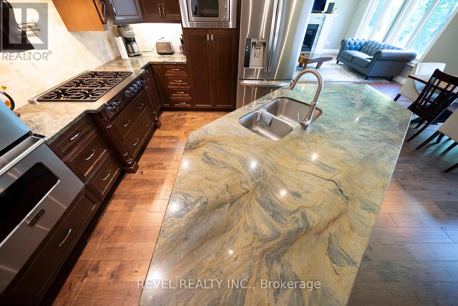 Photo 13 of 2 158 Willow Street, Brant ON