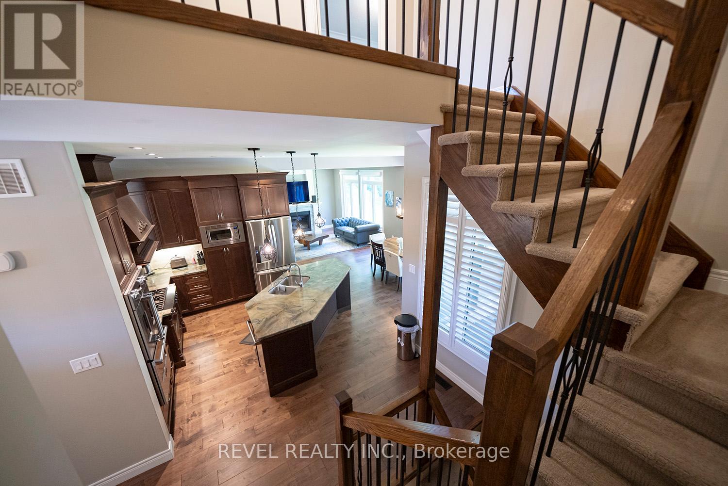 Photo 7 of 2 158 Willow Street, Brant ON
