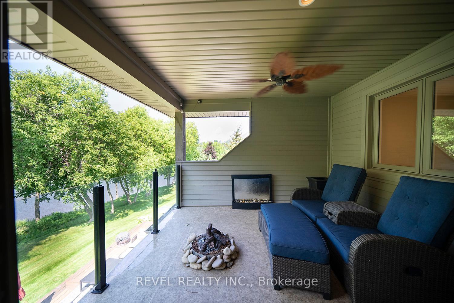 Photo 2 of 2 158 Willow Street, Brant ON