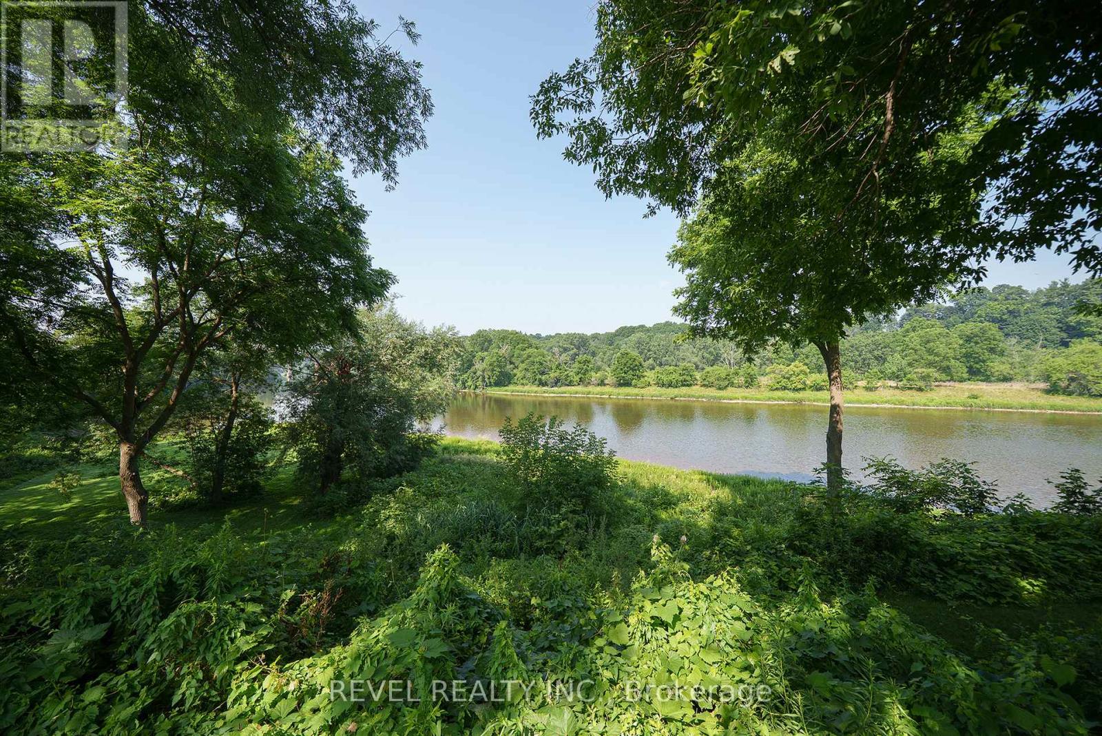 Photo 34 of 2 158 Willow Street, Brant ON