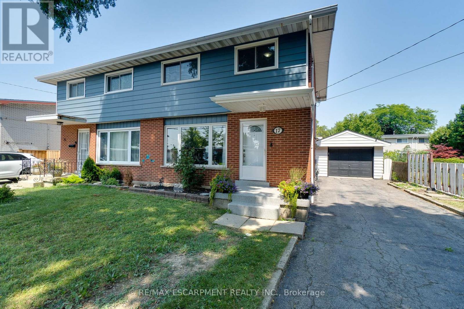 Photo 1 of 17 Ronaldshay Avenue, Hamilton ON