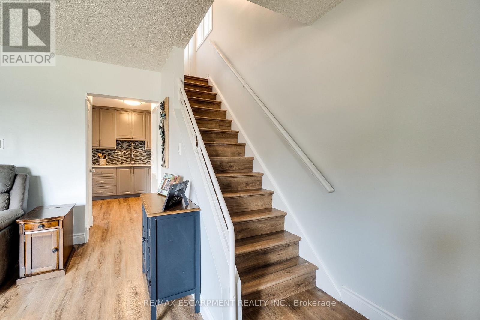 Photo 17 of 17 Ronaldshay Avenue, Hamilton ON