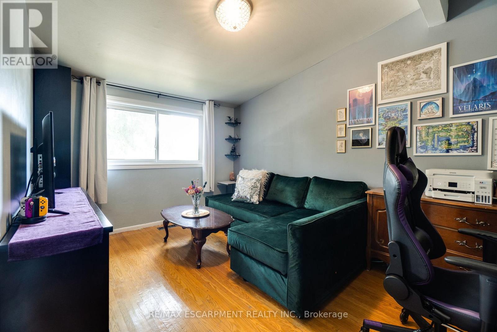 Photo 21 of 17 Ronaldshay Avenue, Hamilton ON