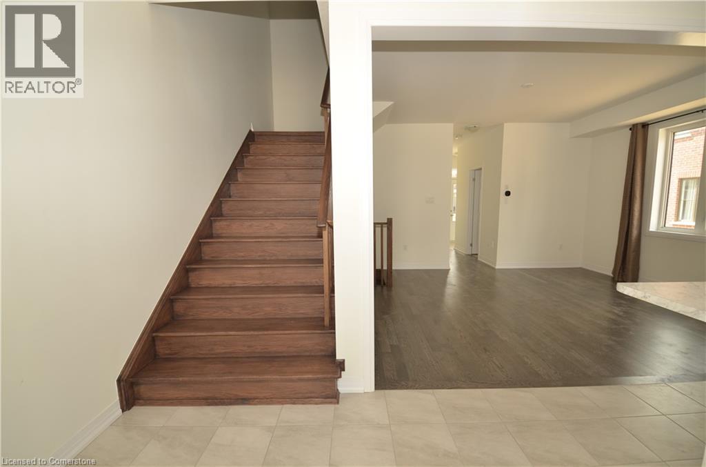 Photo 21 of 10 Heritage Way, Thorold ON
