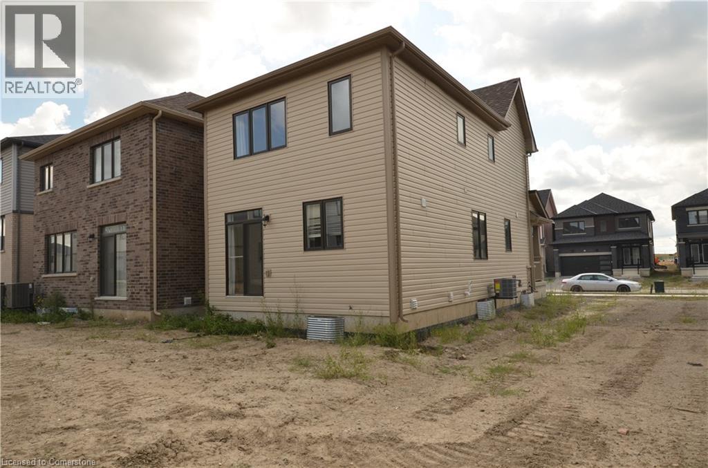 Photo 8 of 10 Heritage Way, Thorold ON