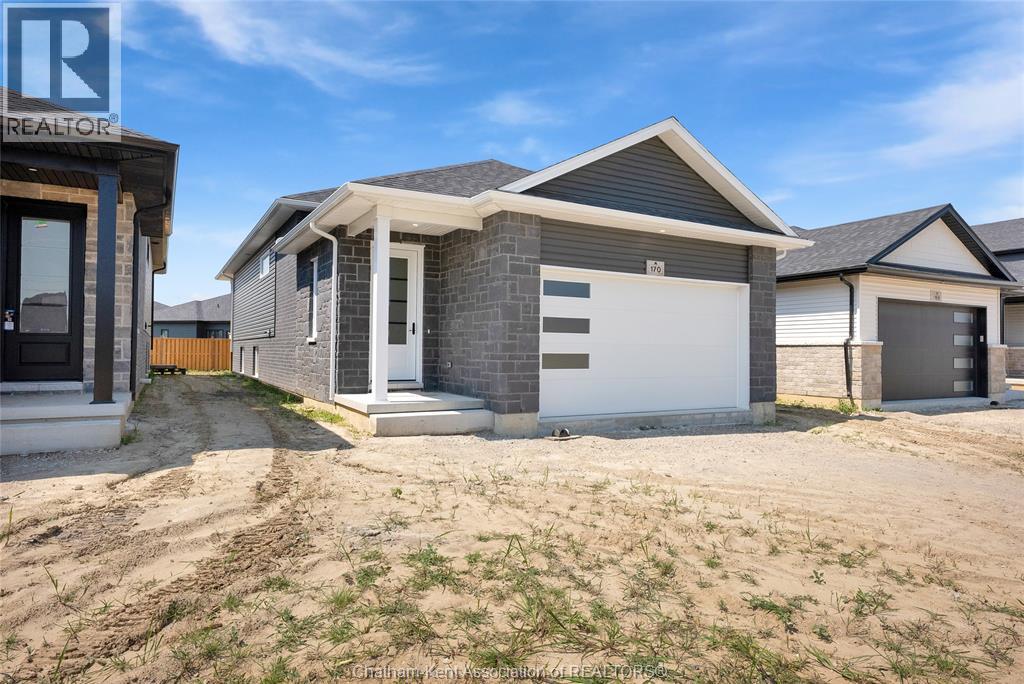 Photo 3 of 170 Ironwood Trail, Chatham ON
