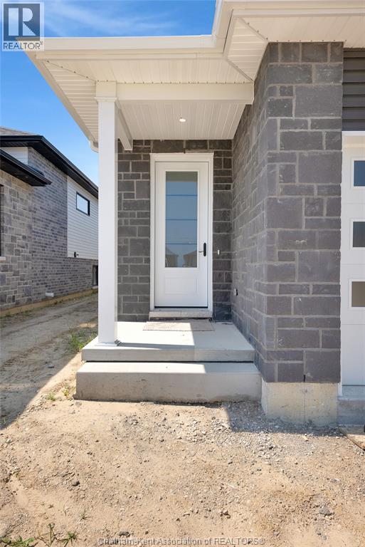 Photo 6 of 170 Ironwood Trail, Chatham ON
